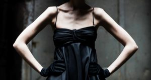 Czarna sukienka w stylu vintage