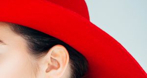 Duży czerwony kapelusz